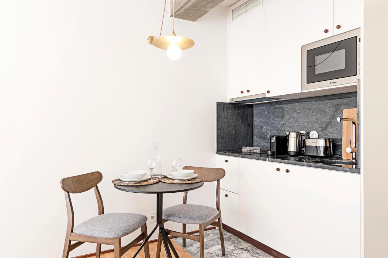 Ceuta Studio Apartments By Lovelystay Porto Exterior photo