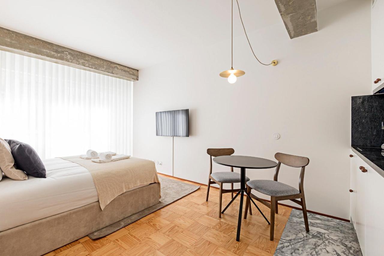 Ceuta Studio Apartments By Lovelystay Porto Exterior photo
