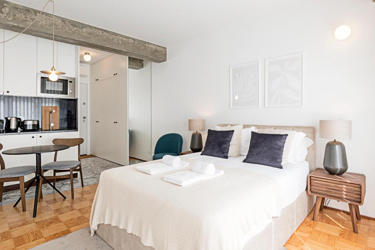 Ceuta Studio Apartments By Lovelystay Porto Exterior photo