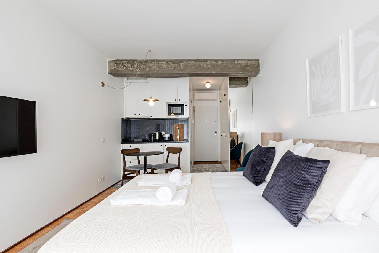 Ceuta Studio Apartments By Lovelystay Porto Exterior photo
