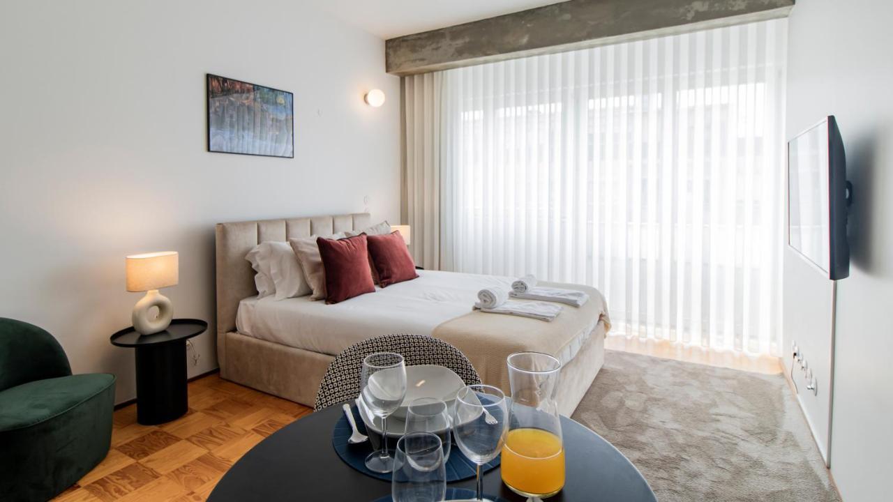 Ceuta Studio Apartments By Lovelystay Porto Exterior photo