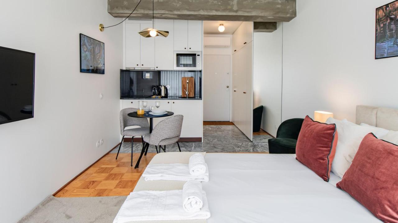 Ceuta Studio Apartments By Lovelystay Porto Exterior photo