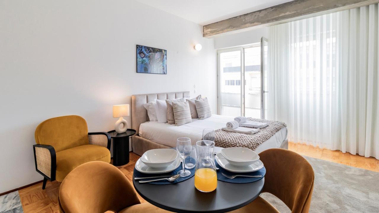 Ceuta Studio Apartments By Lovelystay Porto Exterior photo