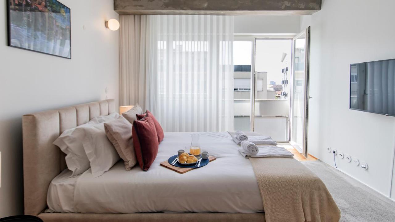 Ceuta Studio Apartments By Lovelystay Porto Exterior photo